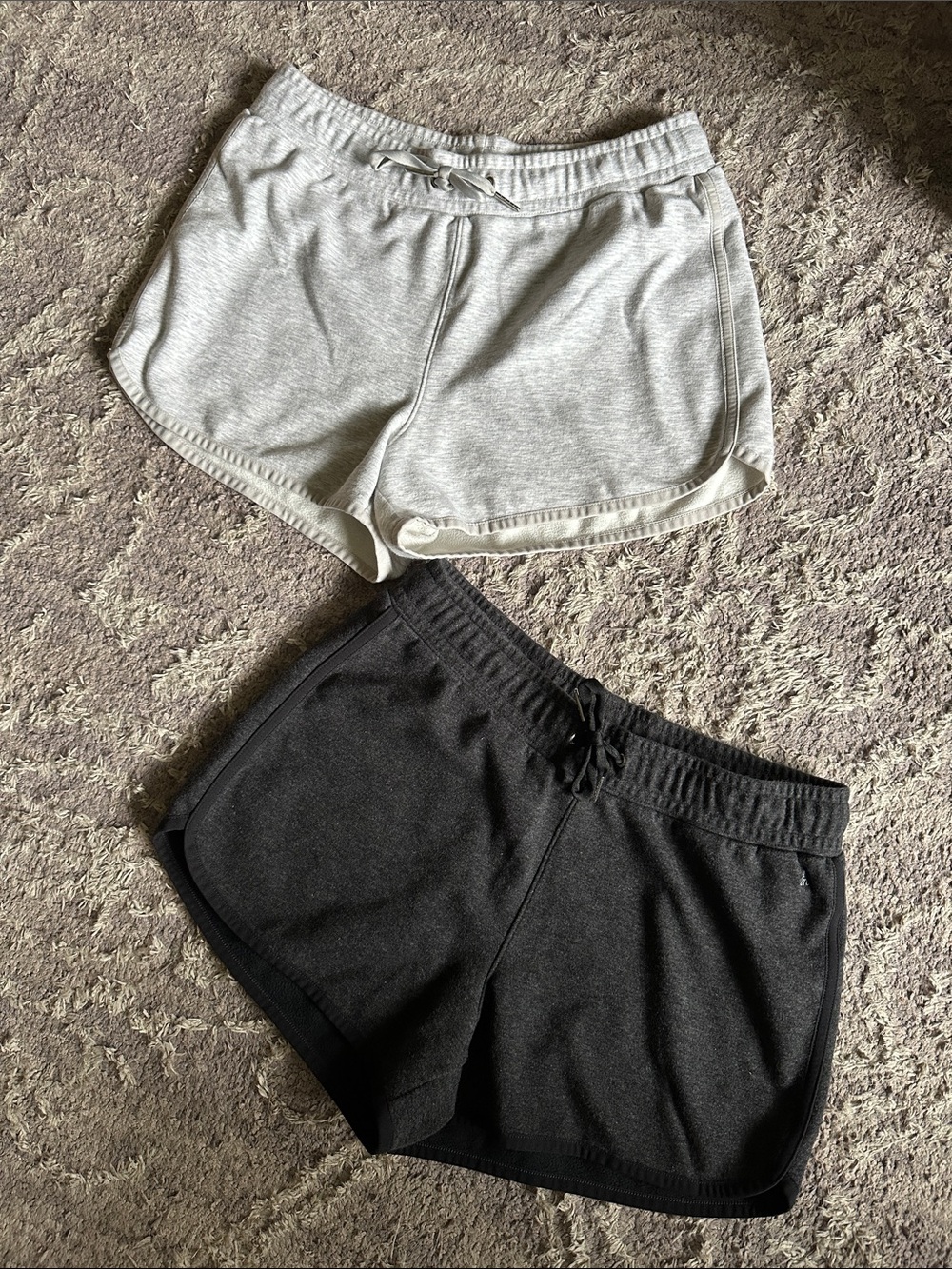 Travis Mathew Women’s CLOUD TIE SHORTS — HEATHER GRAY LISTING